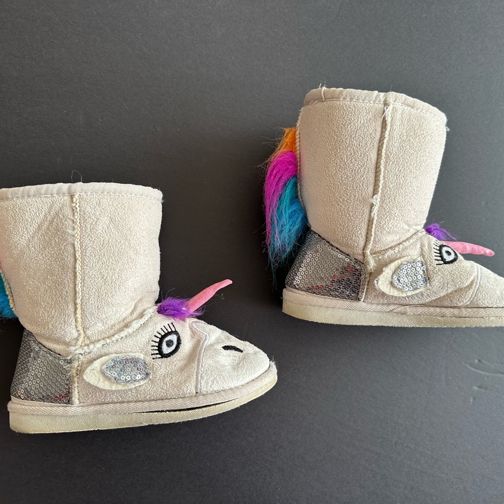 Ugg type unicorn boots good condition